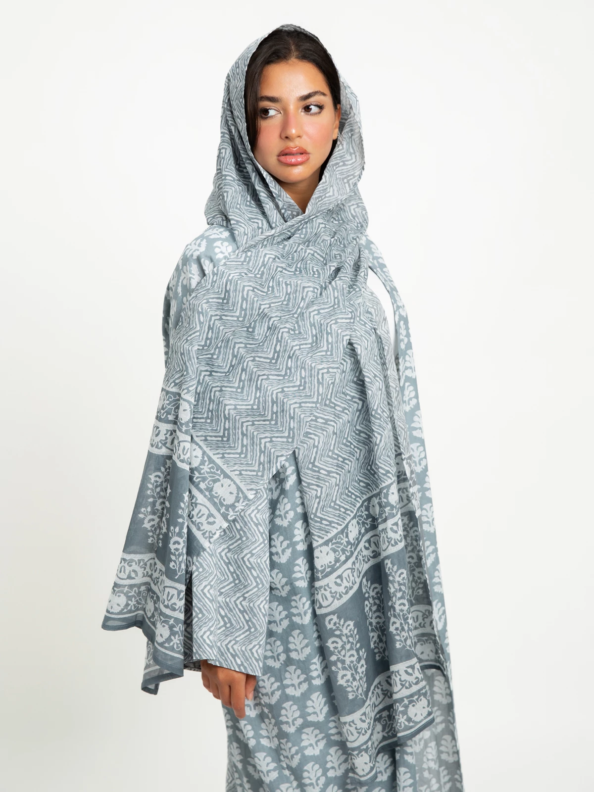 Sparkling Ash Bohemian Abaya