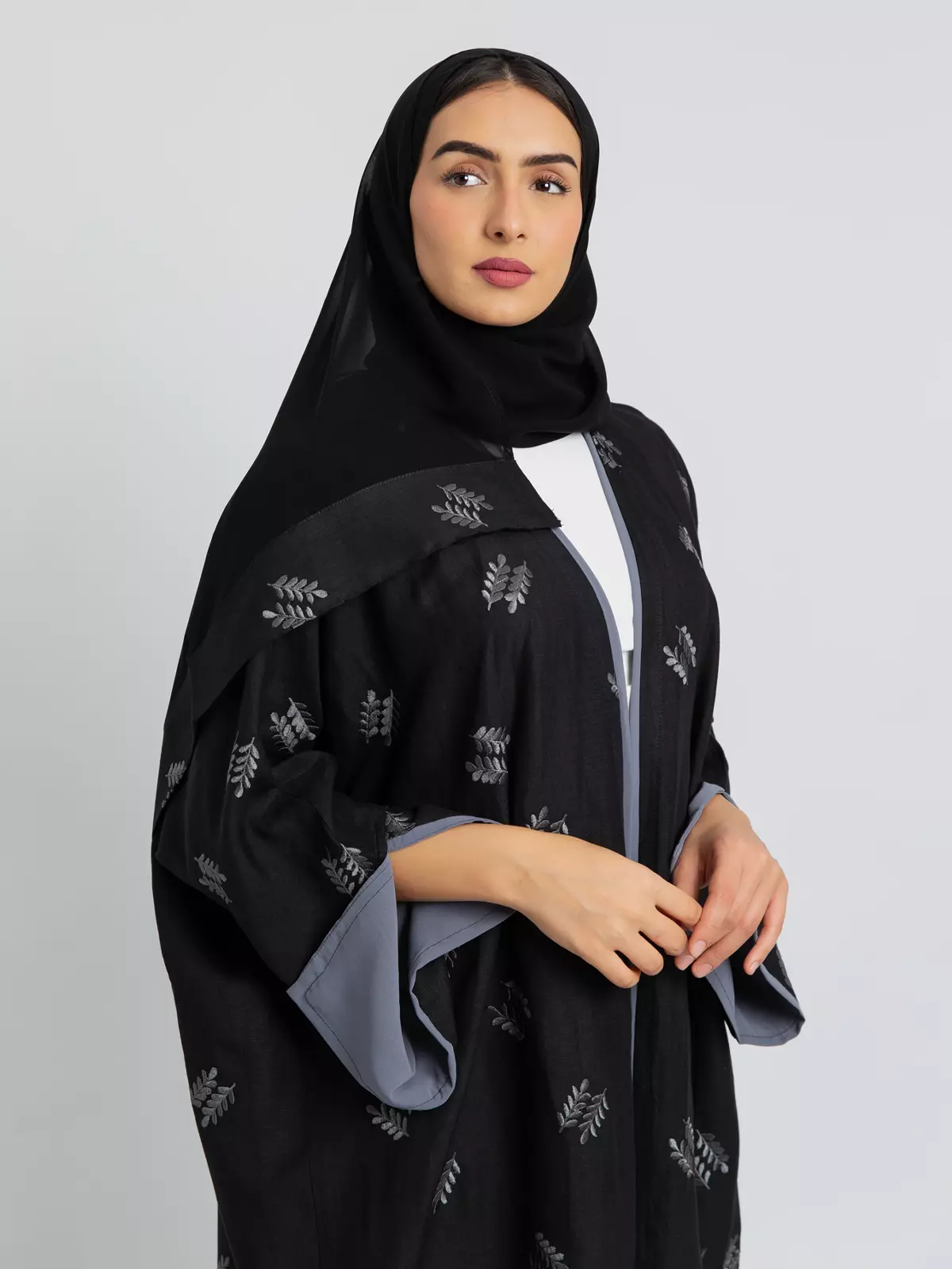 Kaafmeem Latest Abayas, Clothing & Tarha Discover the Latest Abaya