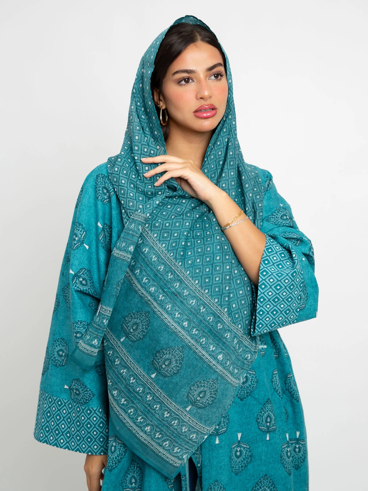 Fairouzy Wide-fit Abaya
