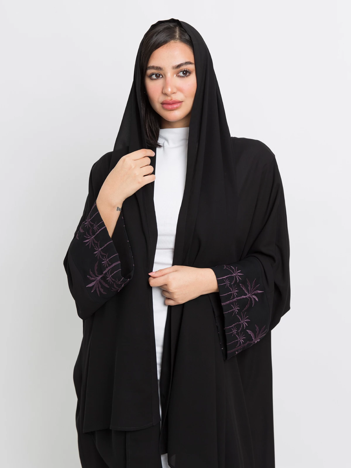 Black Wadi Alnakhil Wide-fit Abaya