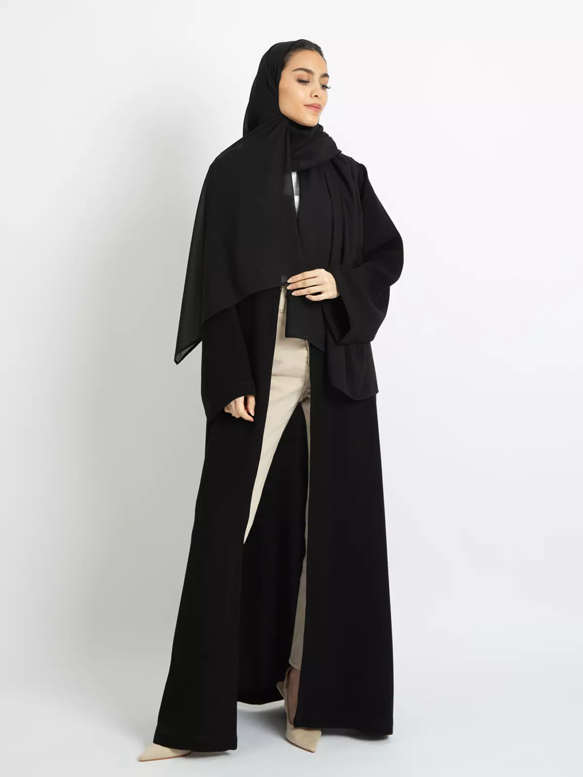 Kaafmeem Latest Abayas, Clothing & Tarha Discover the Latest Abaya