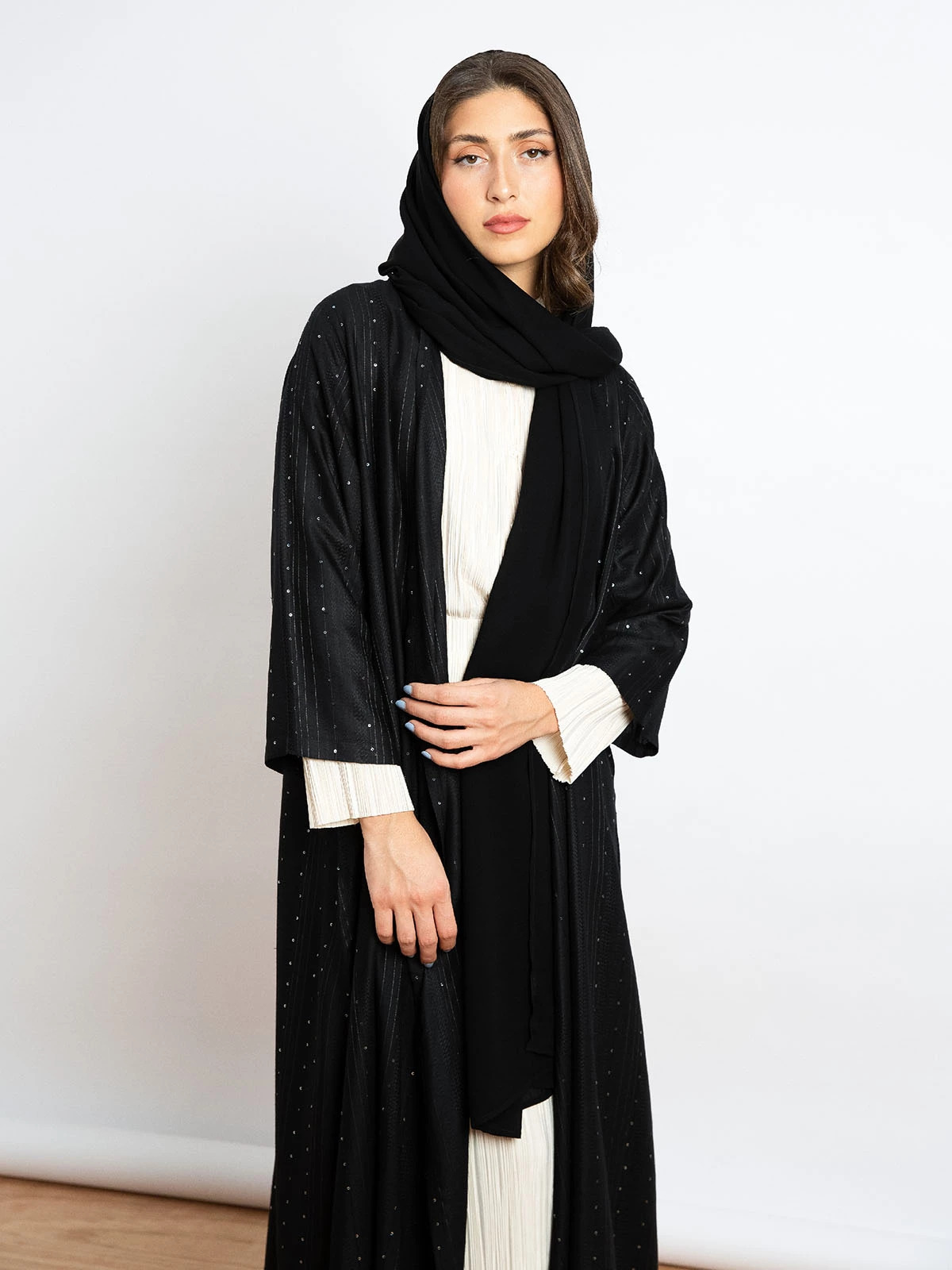 Kaafmeem: Latest Abayas, Clothing & Tarha Black midi abaya ...