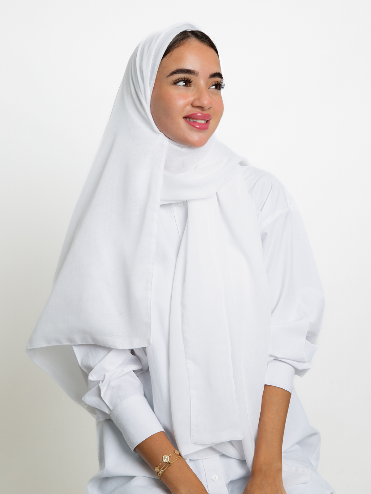 white plain double layered comfy Japanese voile hijab tarha by kaafmeem for daily wear