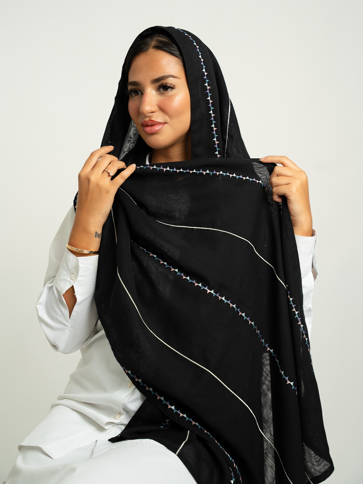 Black Reflect Triangles Double Voile Tarha