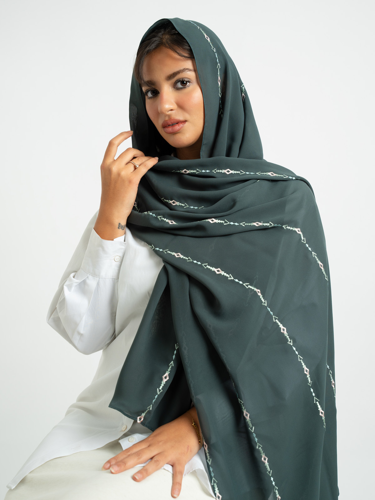 Pale Green Boho Lines Laser Tarha 