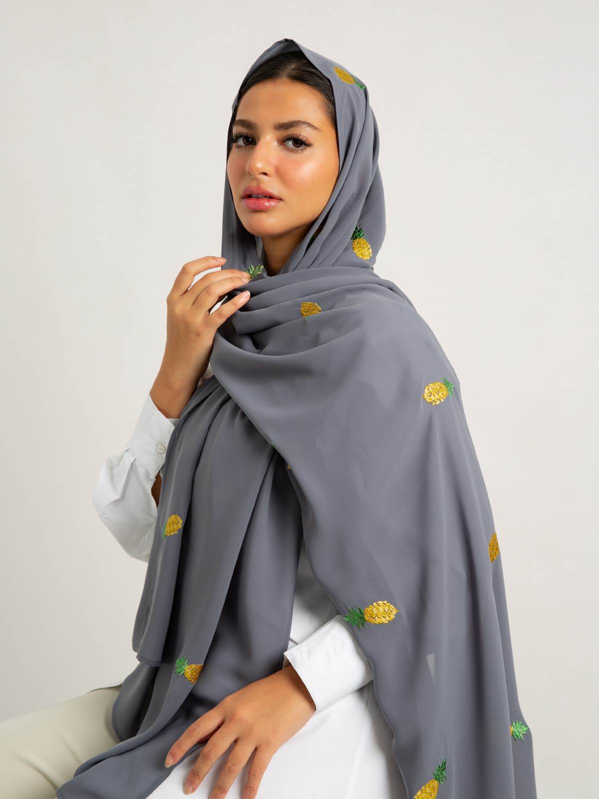 Gray Pineapple Laser Tarha