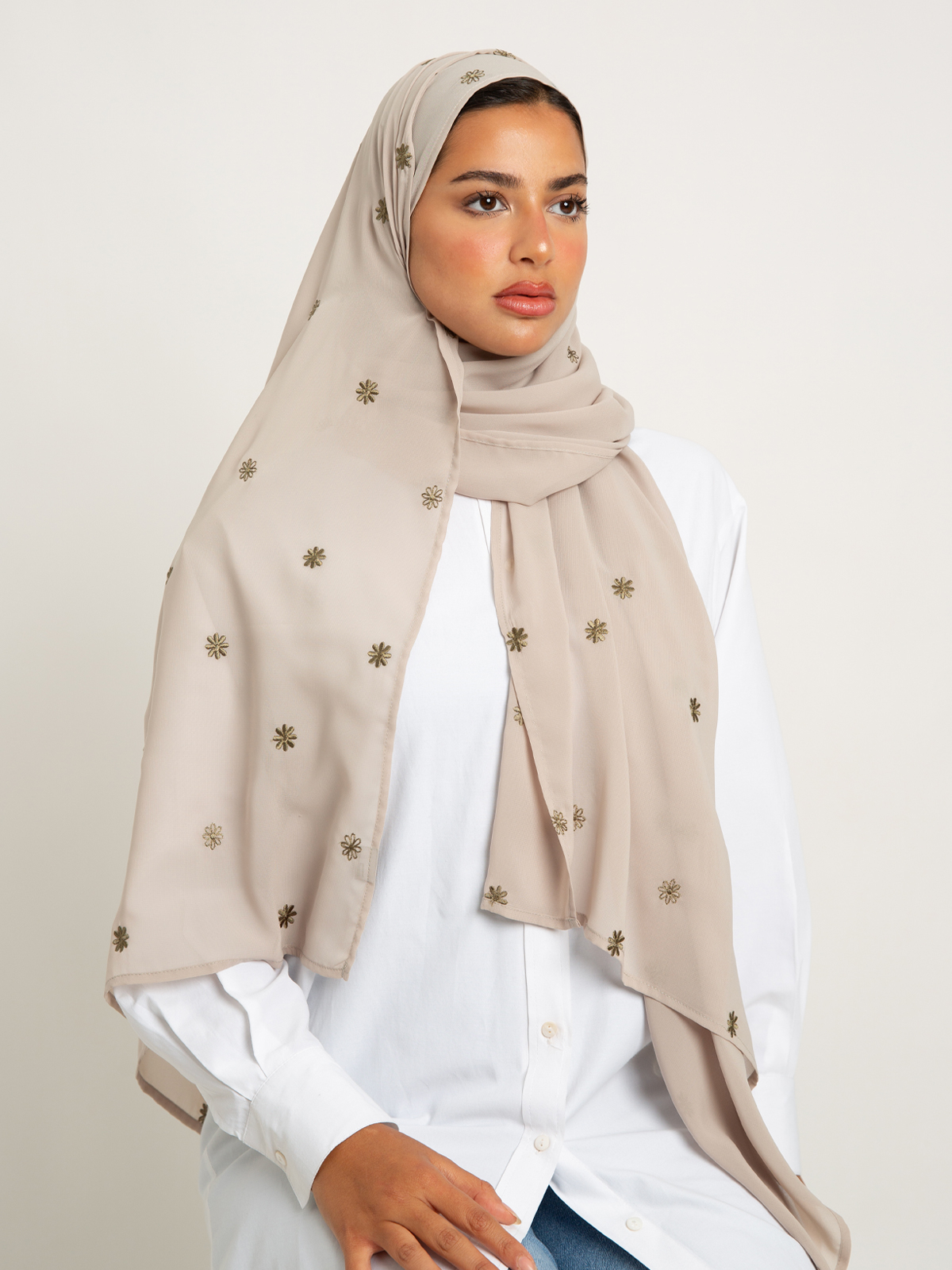Beige Petite Petals Laser Tarha