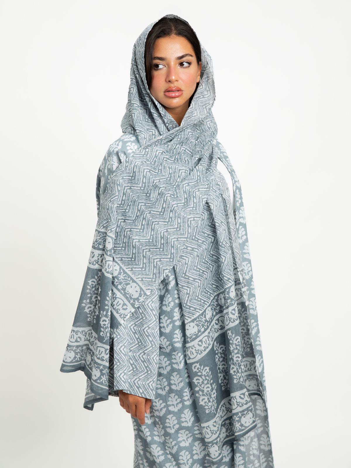 Sparkling Ash Bohemian Abaya
