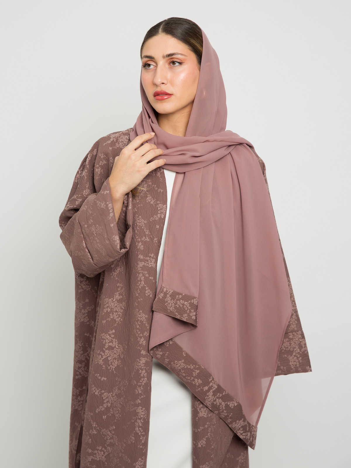 Pink - Long Wide-Fit Open Abaya in Floral Jacquard Fabric