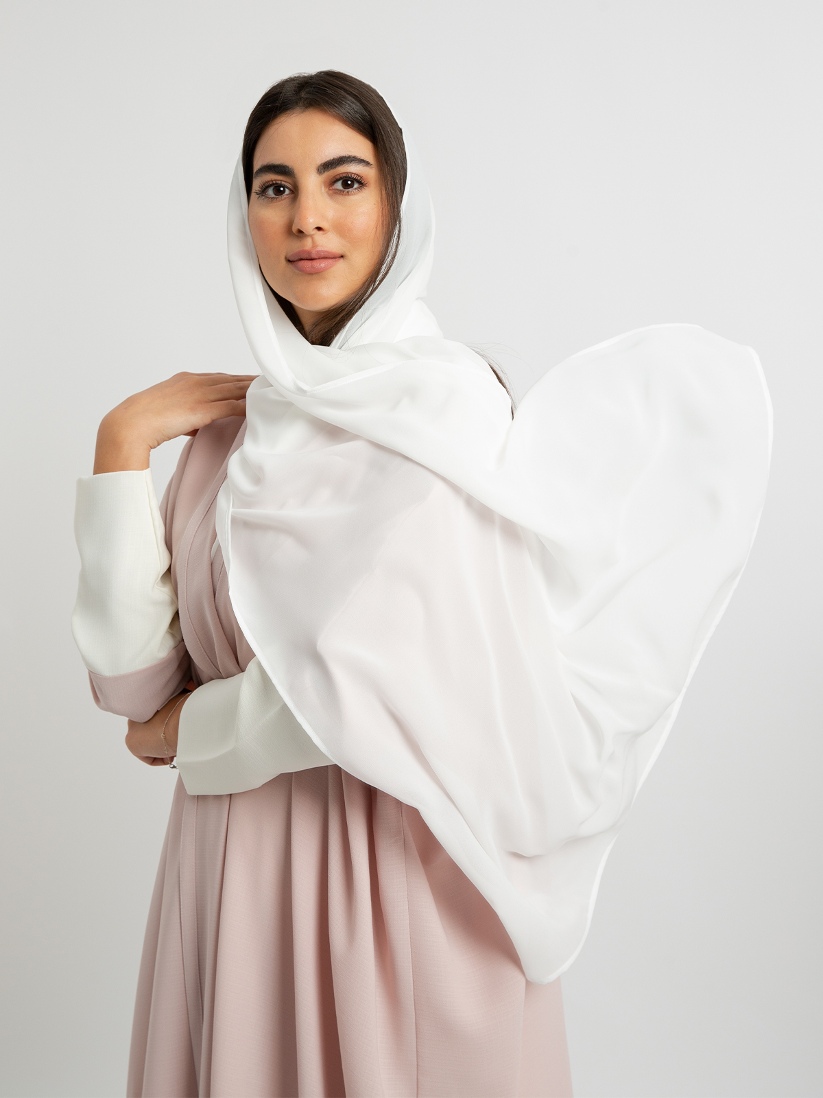 Kaafmeem women clothing 2 color pink and white butterfly wide cut long elegant abaya in lightweight fabric for outings