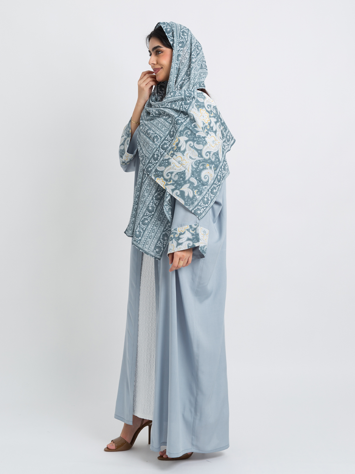 Grayish Blue Floral Shadow Wide-fit Abaya