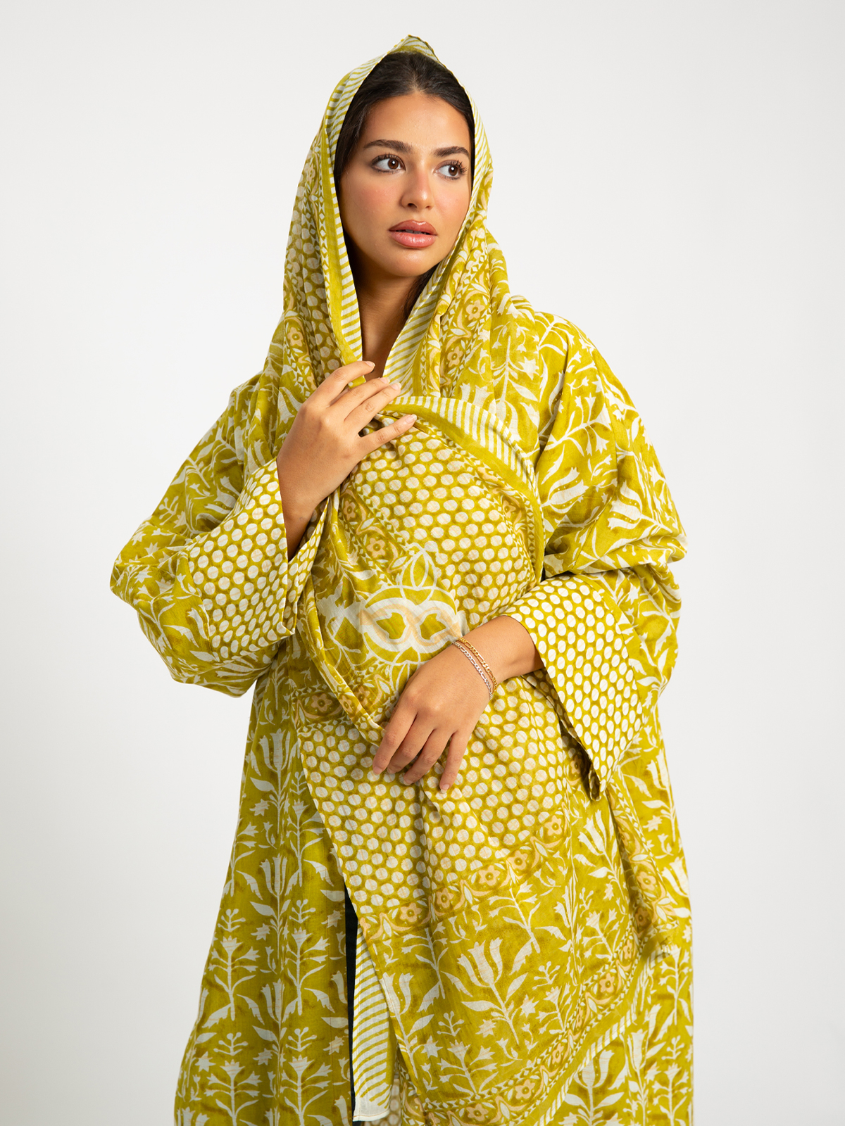 Yellow Jasmin Wide-fit Abaya