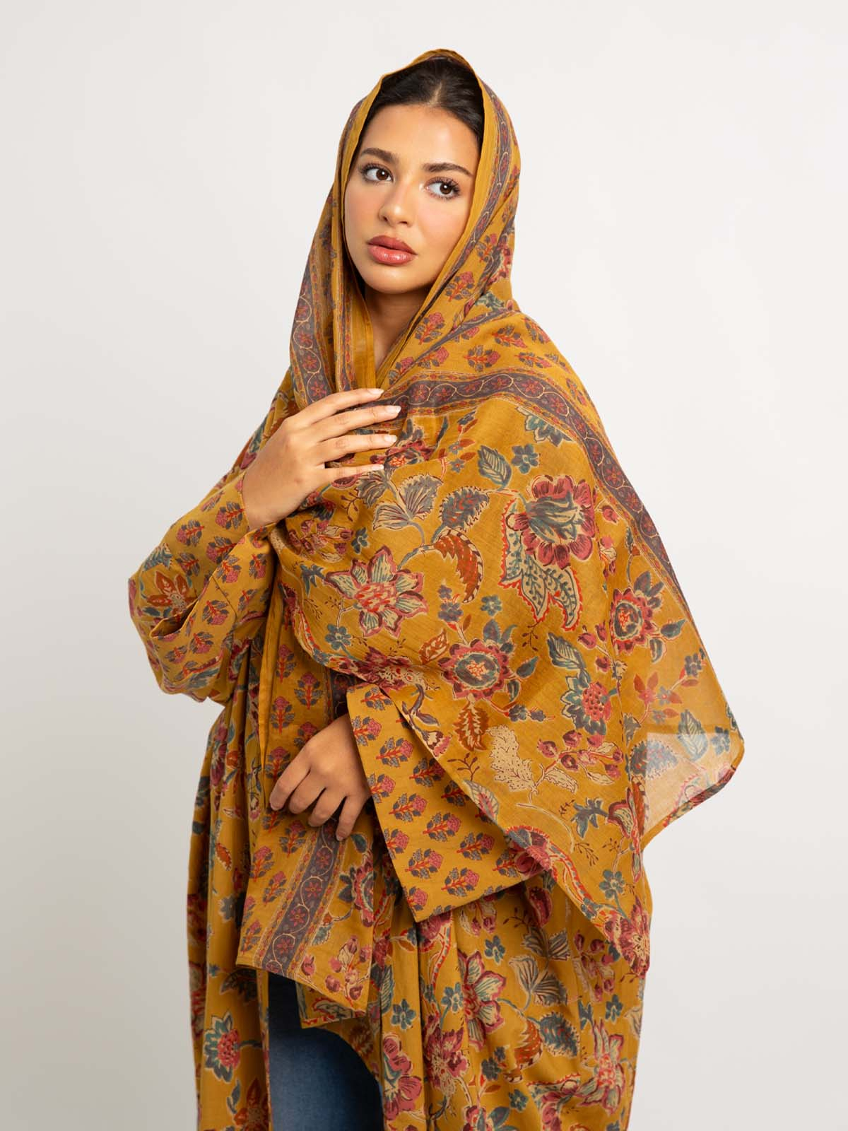 Nostalgic Flower Wide-fit Abaya