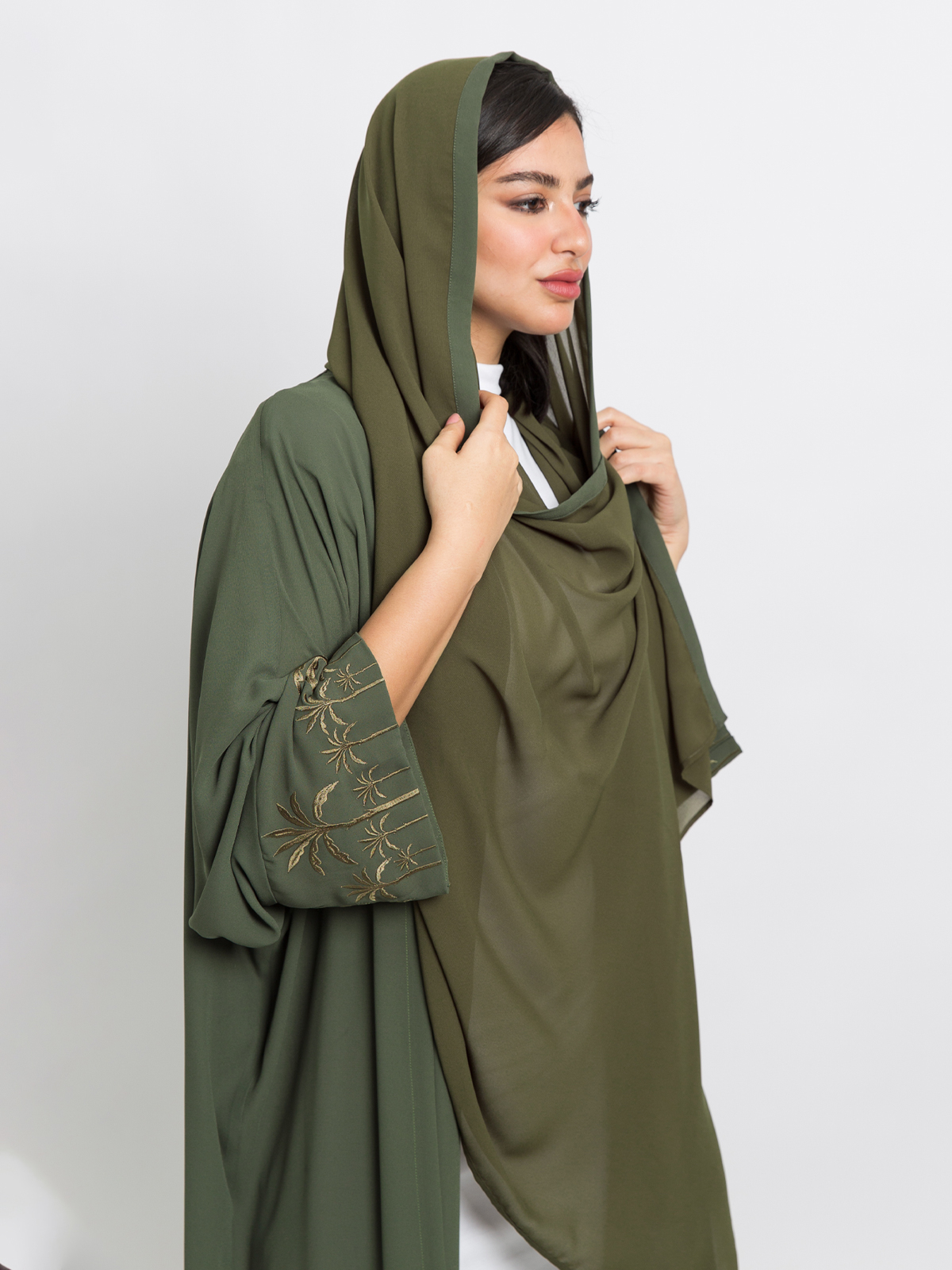 Olive Wadi Alnakhil Wide-fit Abaya