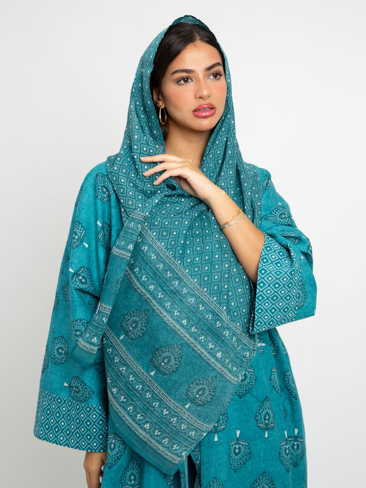 Fairouzy Wide-fit Abaya