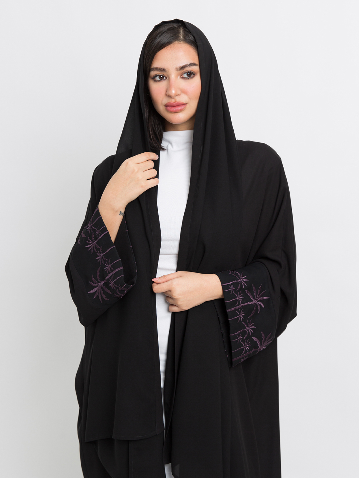 Black Wadi Alnakhil Wide-fit Abaya