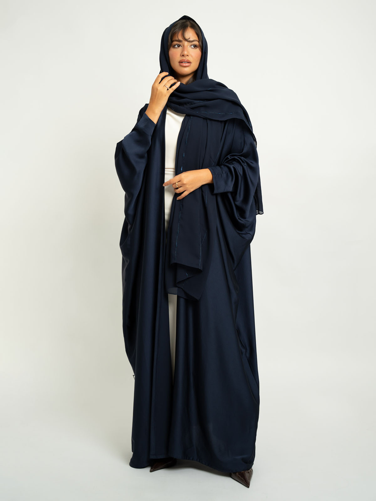 Navy Linked Drops Bisht Abaya