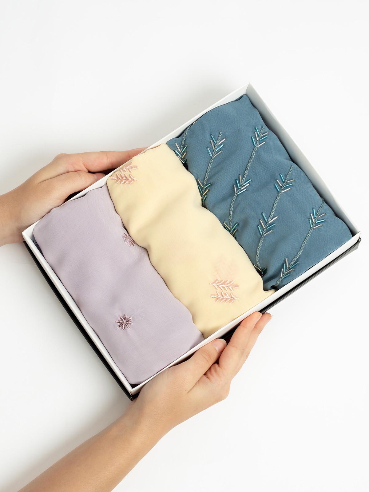 Aurora Blooms Tarha Package