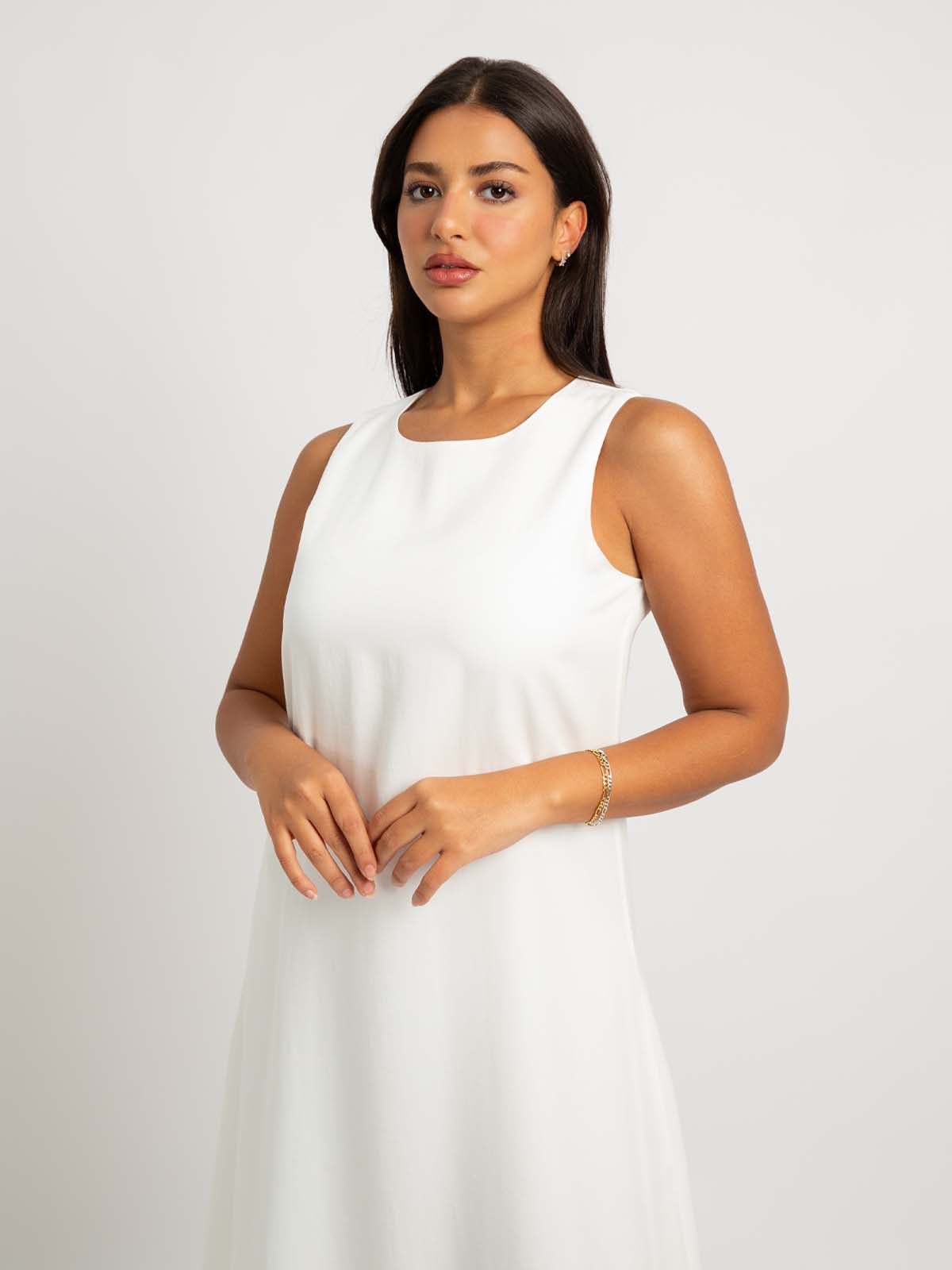 White Sleeveless Long Dress