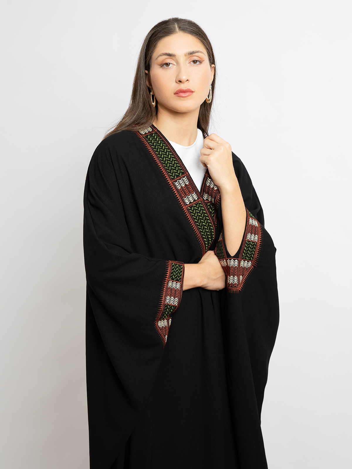 Kaafmeem women clothing wide fit black long open bisht abaya with shemagh embroidery in Lyocell fabric for special events