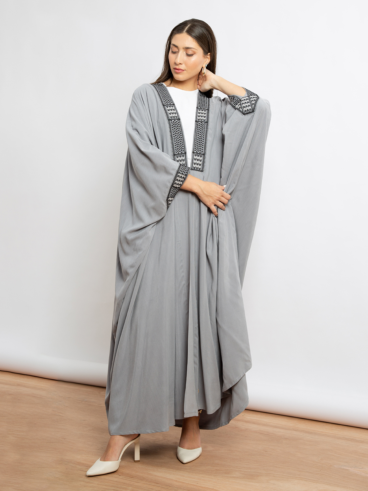 Kaafmeem women clothing wide fit gray long open bisht abaya with shemagh embroidery in Lyocell fabric for special events