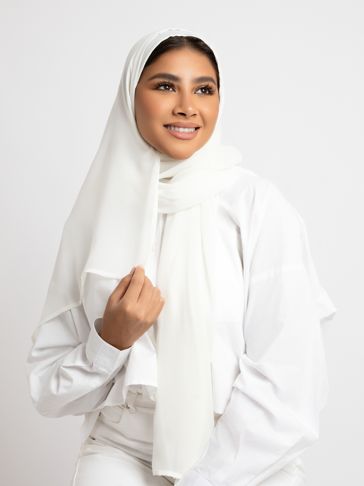 Luxurious chiffon hijab plain tarha 200 cm long light off white color high quality material online in ksa by kaafmeem