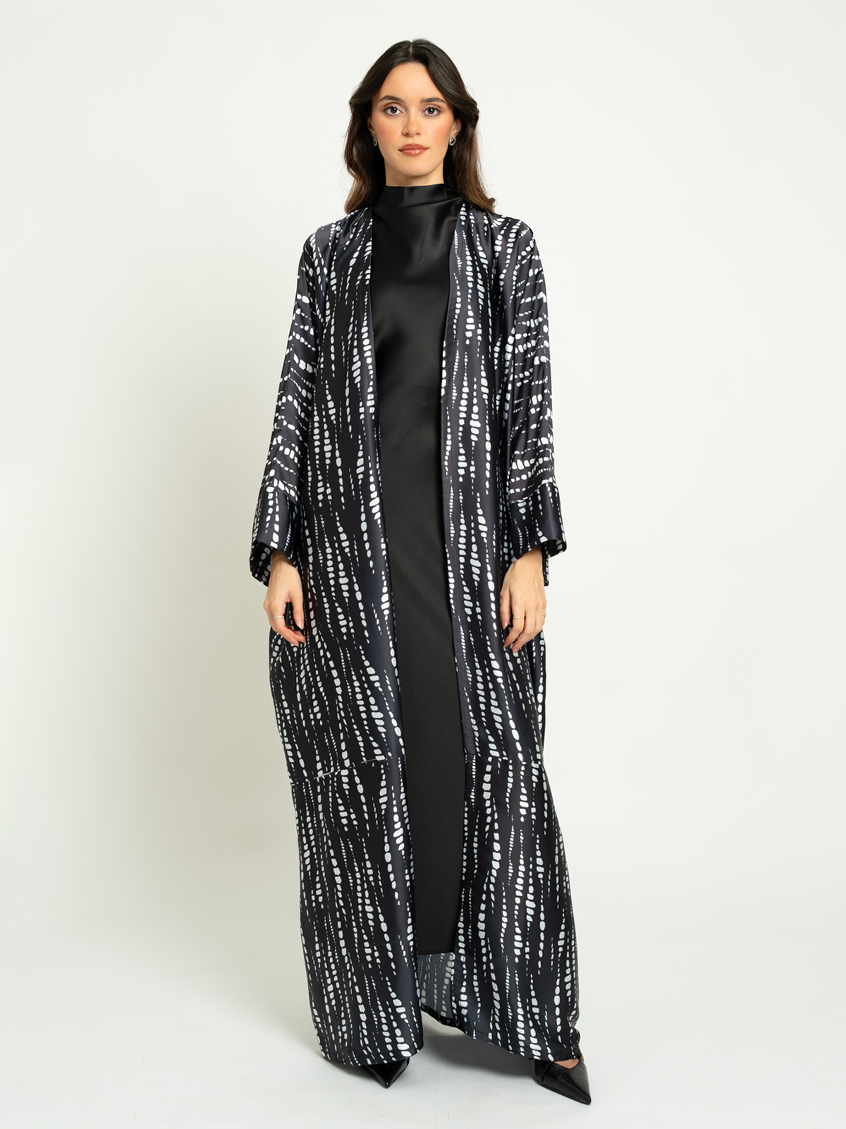 Black Zebra Ripple Wide-fit Abaya