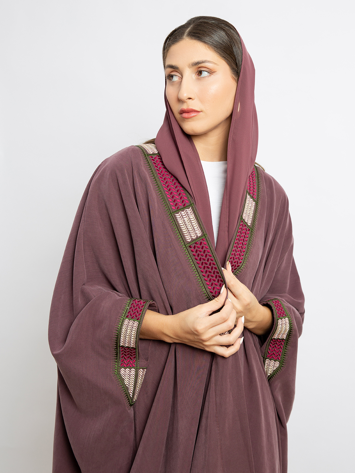 Kaafmeem women clothing wide fit pink long open bisht abaya with shemagh embroidery in Lyocell fabric for special events